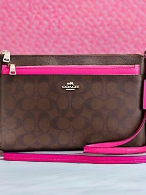 COACH East West Crossbody with Pop Up Pouch in Brown & Hot Pink *nwot